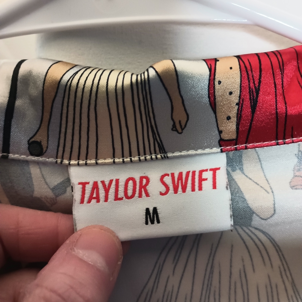 Taylor Swift Red Eras Button Up Satin Top Medium Taylors Version Graphic Swiftie - Picture 7 of 10